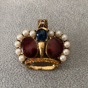 Elegant Gold and Red Crown brooch
